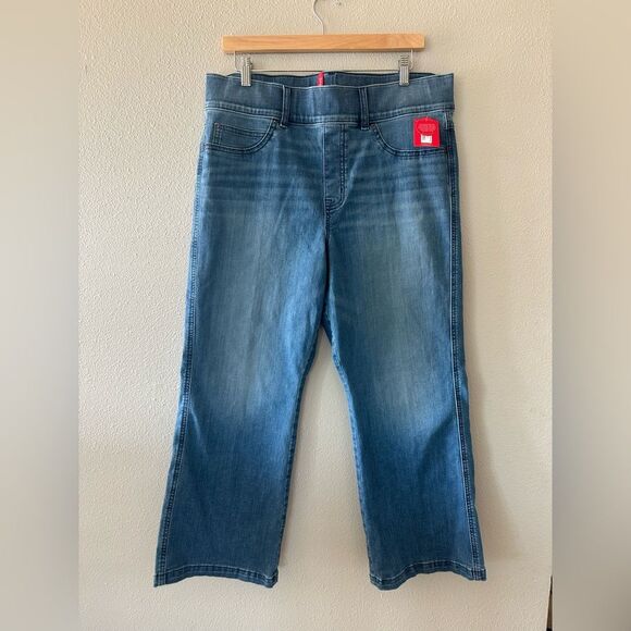 NWT Spanx Denim Cropped Kick Flare Jeans in Vintage Indigo Wash Size 1X - Picture 2 of 7